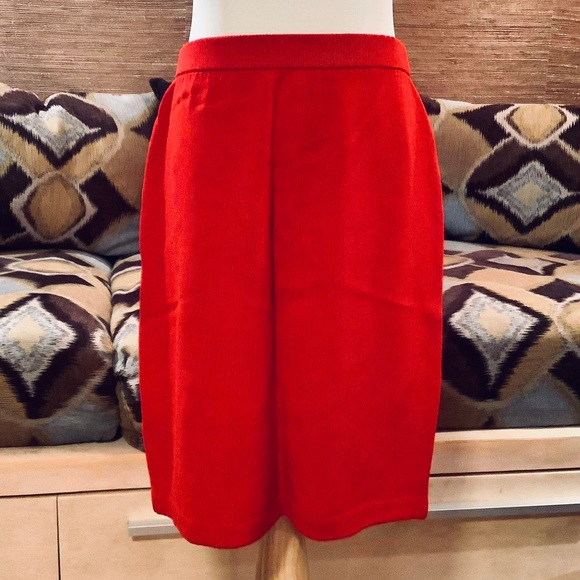 St. John🌙 Santana Knit Skirt Red - Picture 2 of 4